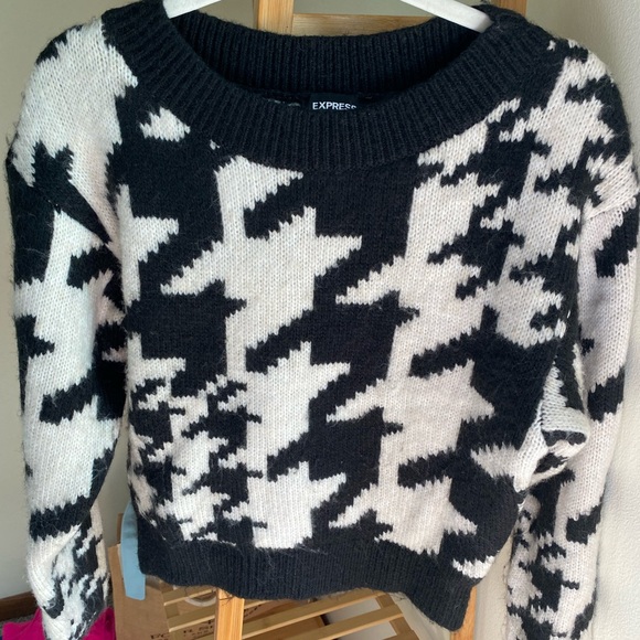 Express Cozy Houndstooth Dolman Sleeve Sweater - Picture 2 of 7